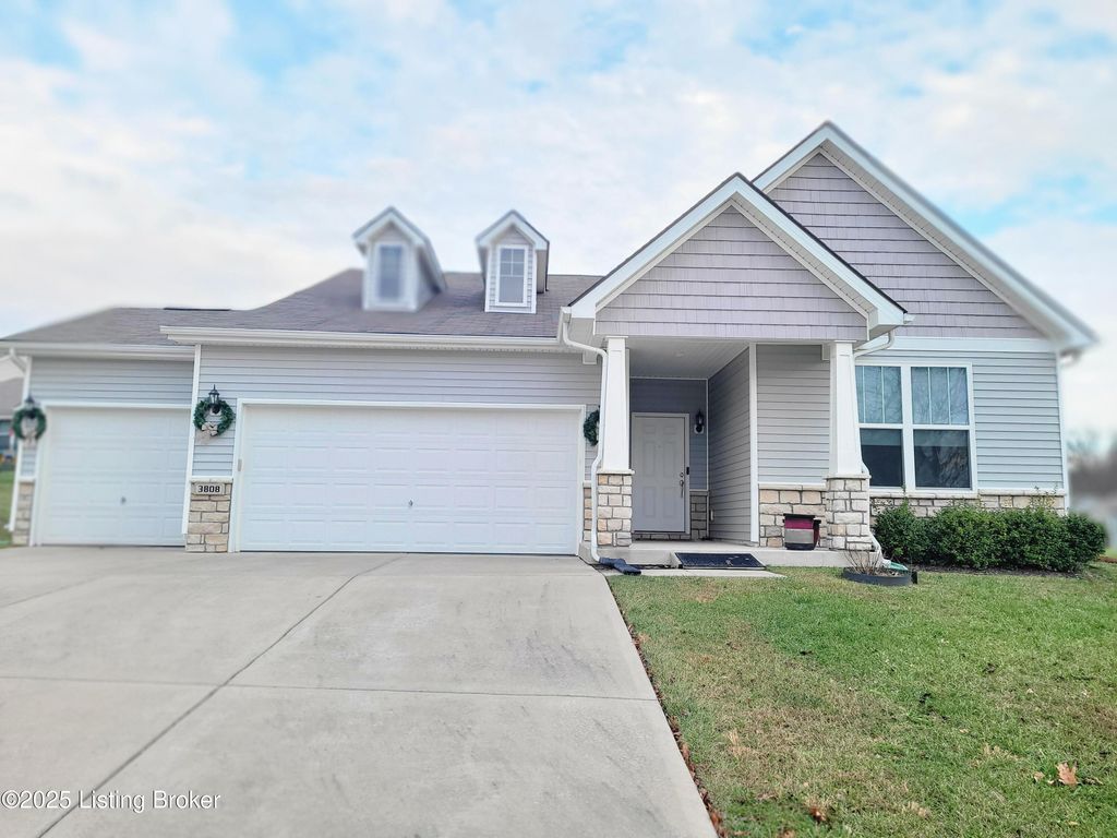 Photo of 3808 Misty Grove Ct, La Grange, KY 40031 (MLS # 1704496)