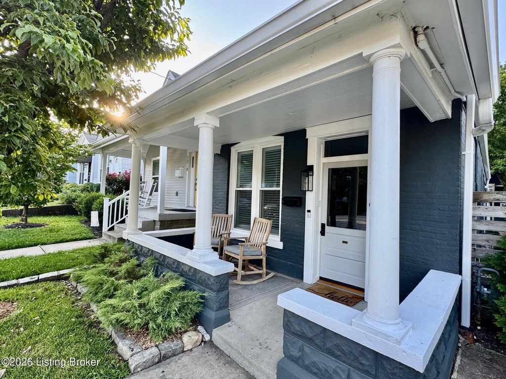Photo of 1216 Payne St, Louisville, KY 40204 (MLS # 1722094)