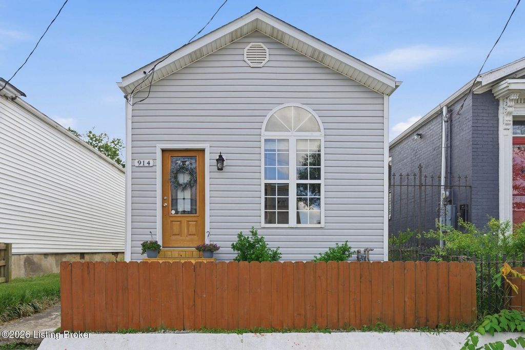 Photo of 914 E St Catherine St, Louisville, KY 40204 (MLS # 1715965)