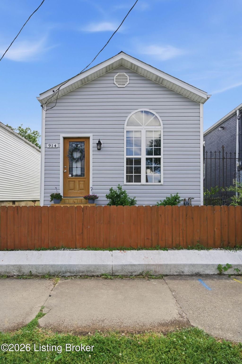 Photo of 914 E St Catherine St, Louisville, KY 40204 (MLS # 1715965)