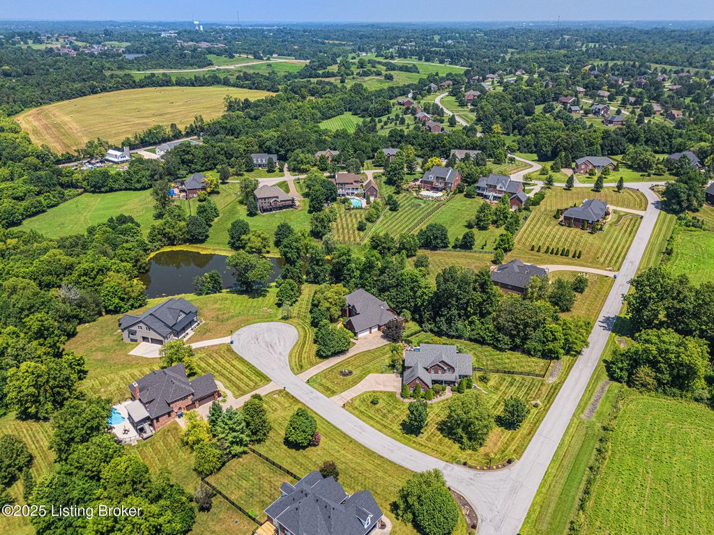 Photo of 3903 Clarke Pl, Crestwood, KY 40014 (MLS # 1694417)