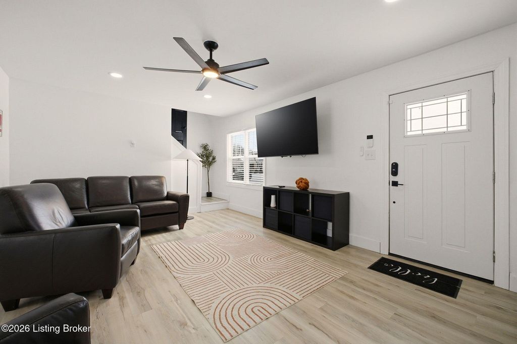 Photo of 227 Gheens Ave, Louisville, KY 40214 (MLS # 1708351)