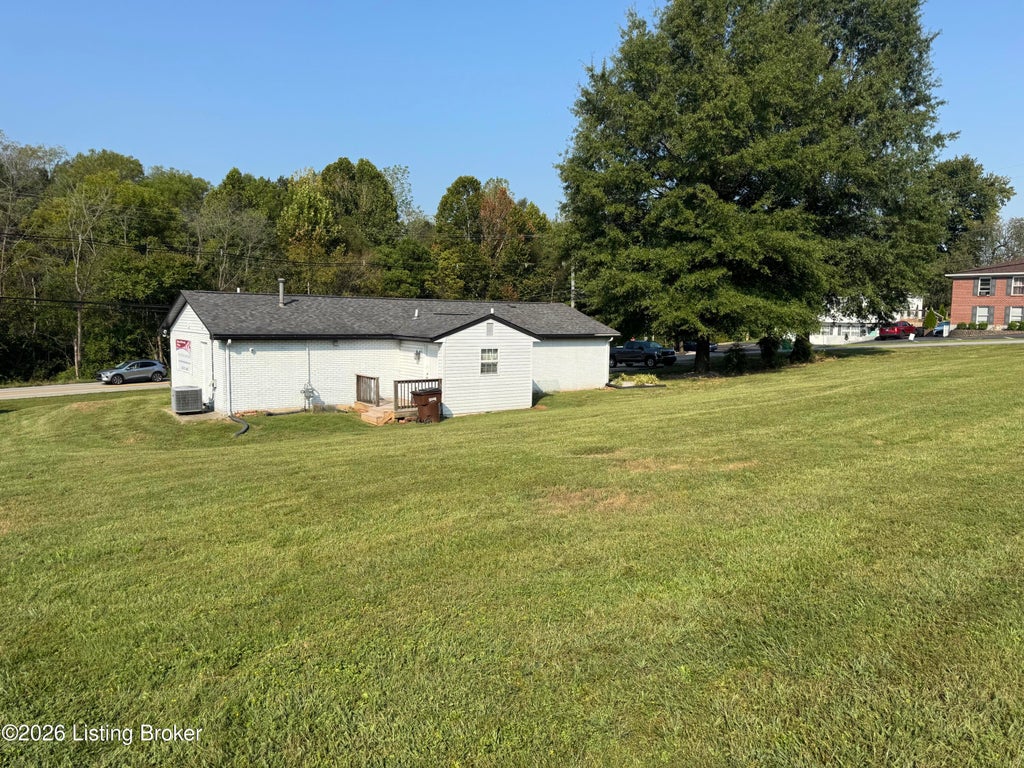 Photo of 119 Topfield Rd, Louisville, KY 40229 (MLS # 1730225)