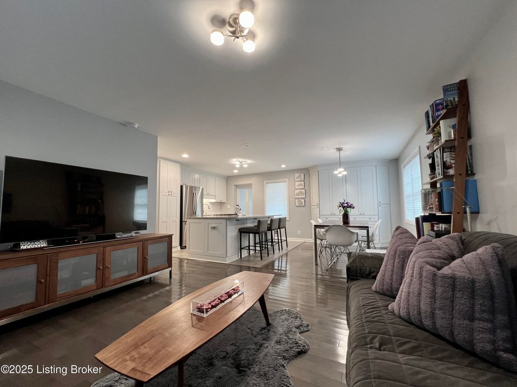 Photo of 2312 Tyler Ln, Louisville, KY 40205 (MLS # 1706033)