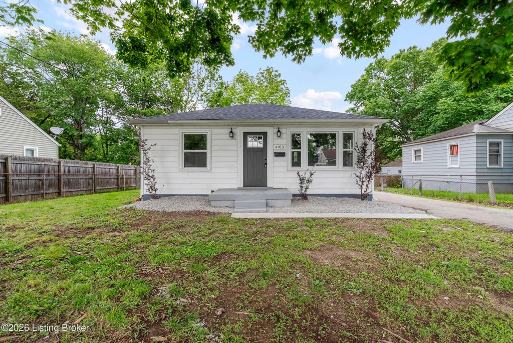 Photo of 4913 Feys Dr, Louisville, KY 40216 (MLS # 1717458)