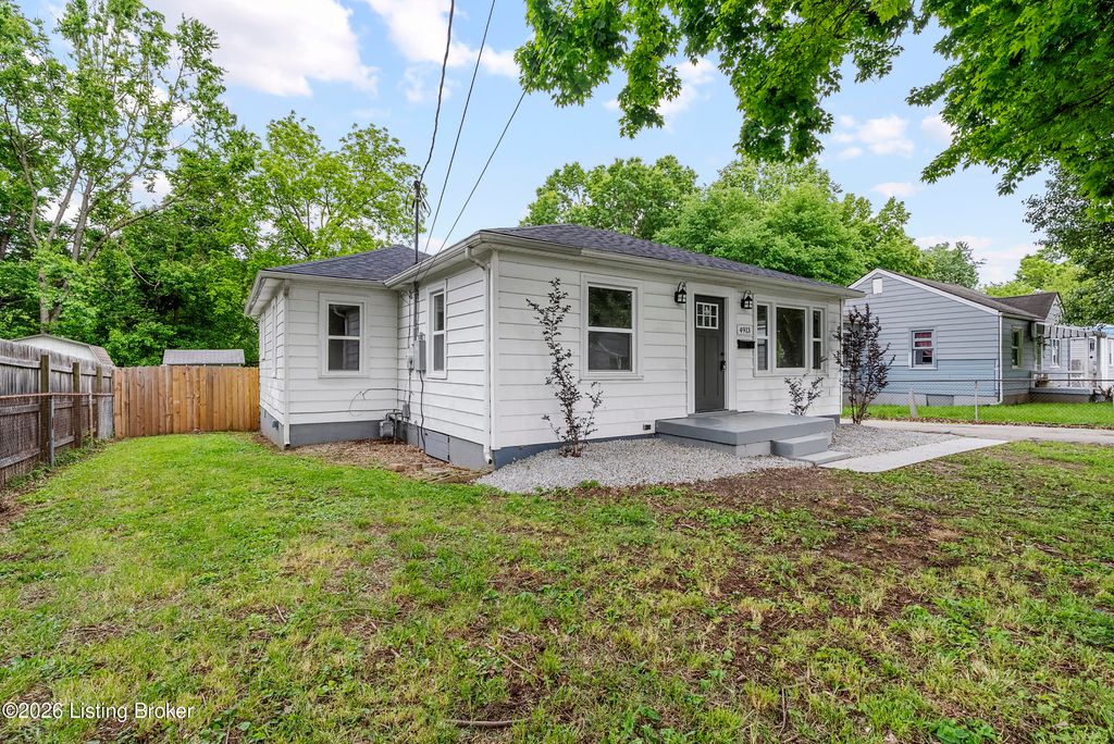 Photo of 4913 Feys Dr, Louisville, KY 40216 (MLS # 1717458)