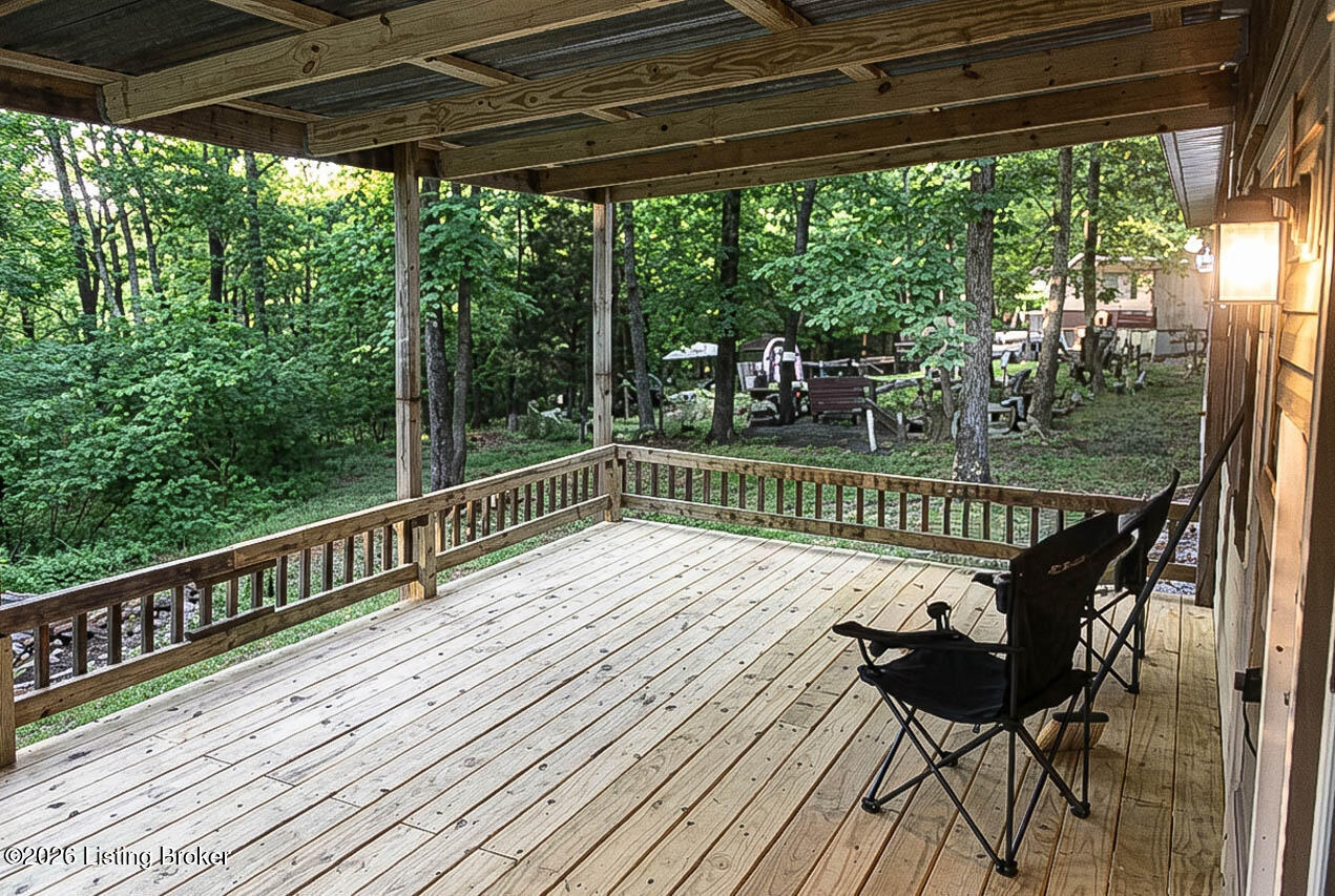 105 Tulip Ln
