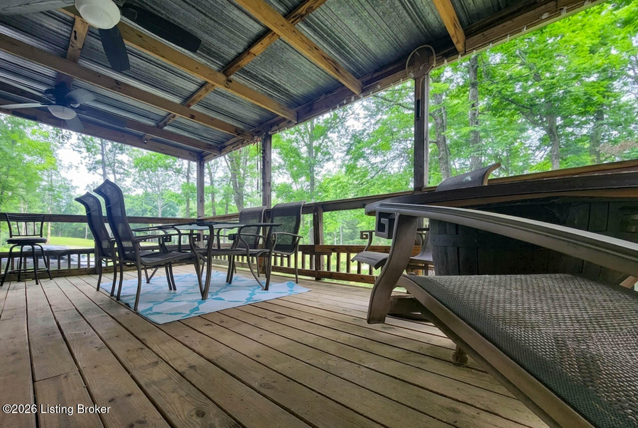 105 Tulip Ln