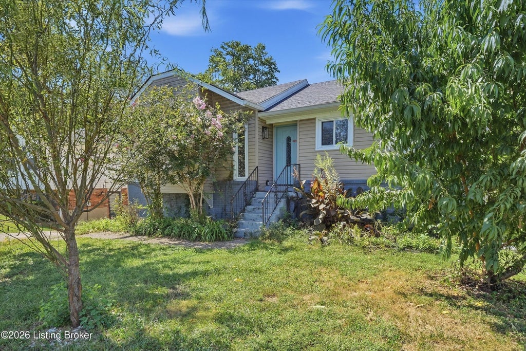 Photo of 8808 Loch Lea Ln, Louisville, KY 40291 (MLS # 1729267)