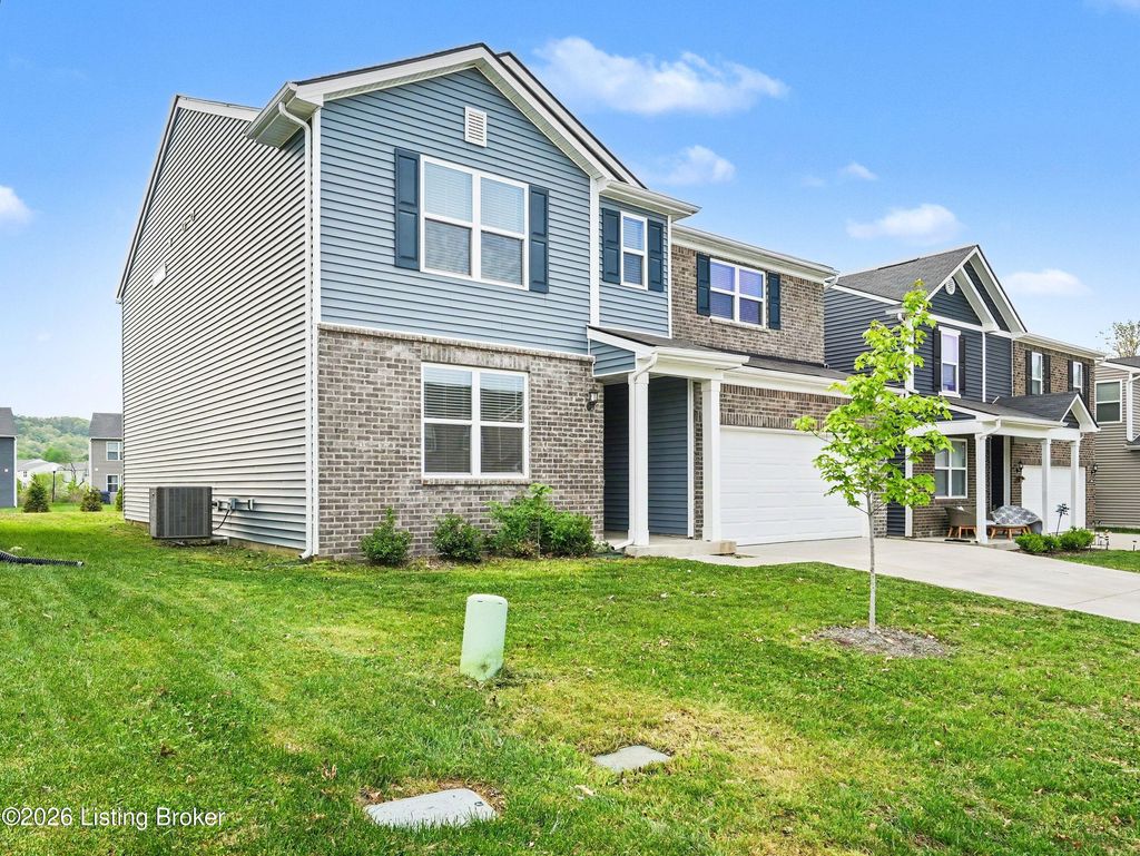 Photo of 4392 Coppice Trail, Louisville, KY 40229 (MLS # 1714745)