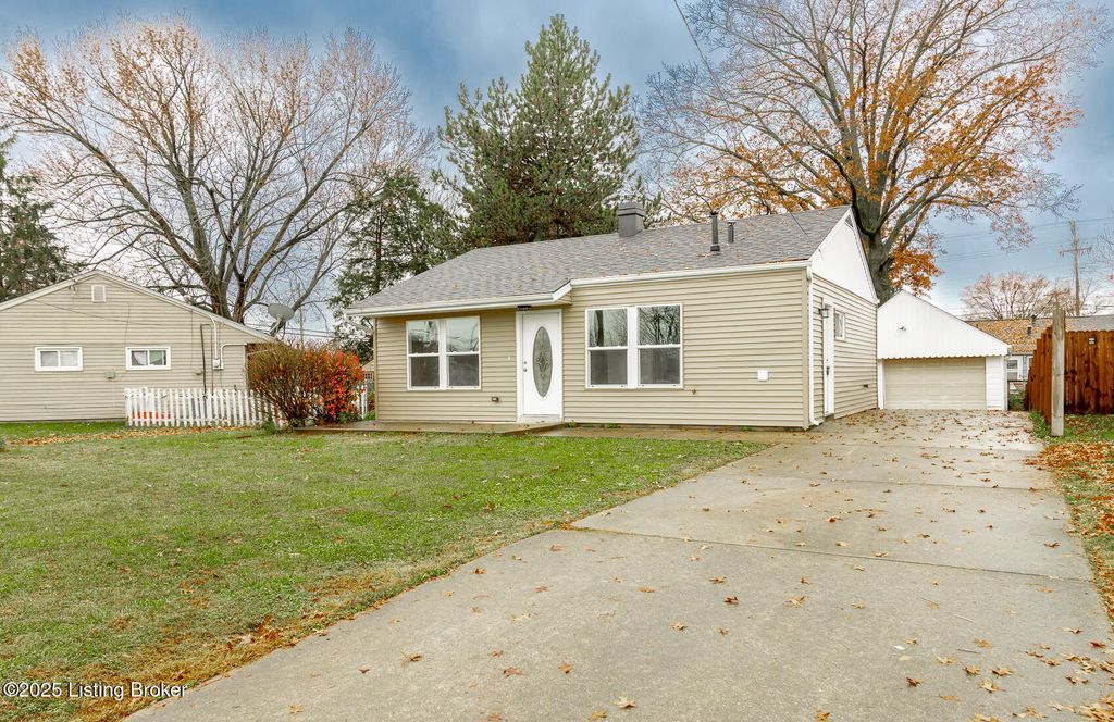 Photo of 4846 Partridge Run, Lynnview, KY 40213 (MLS # 1704233)