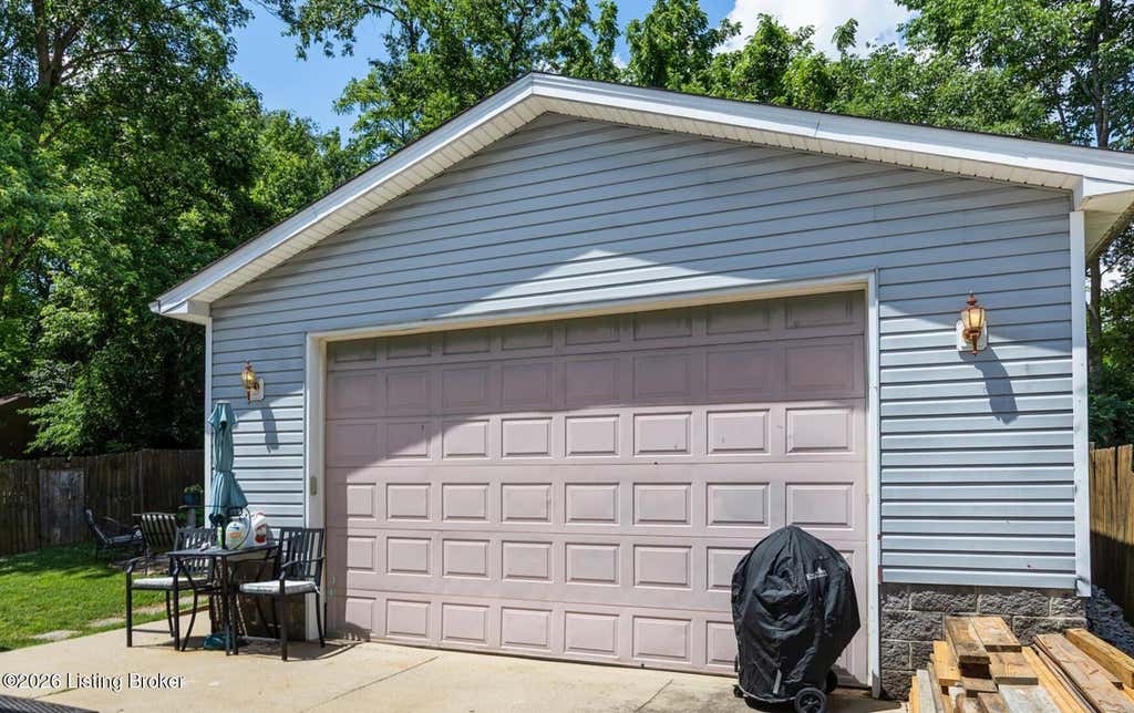 Photo of 6705 William Clark Dr, Louisville, KY 40228 (MLS # 1719052)