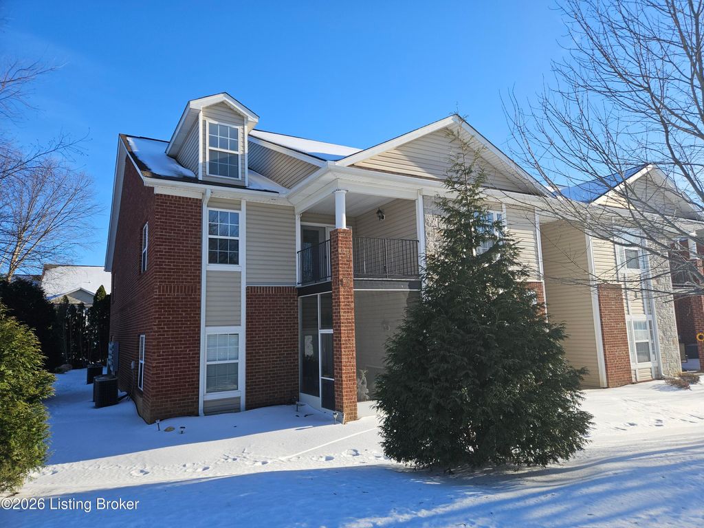 Photo of 10200 Deer Vista Dr #202, Louisville, KY 40291 (MLS # 1709234)