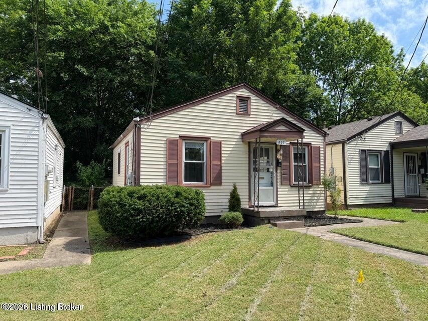 Photo of 927 Beecher St, Louisville, KY 40215 (MLS # 1730841)