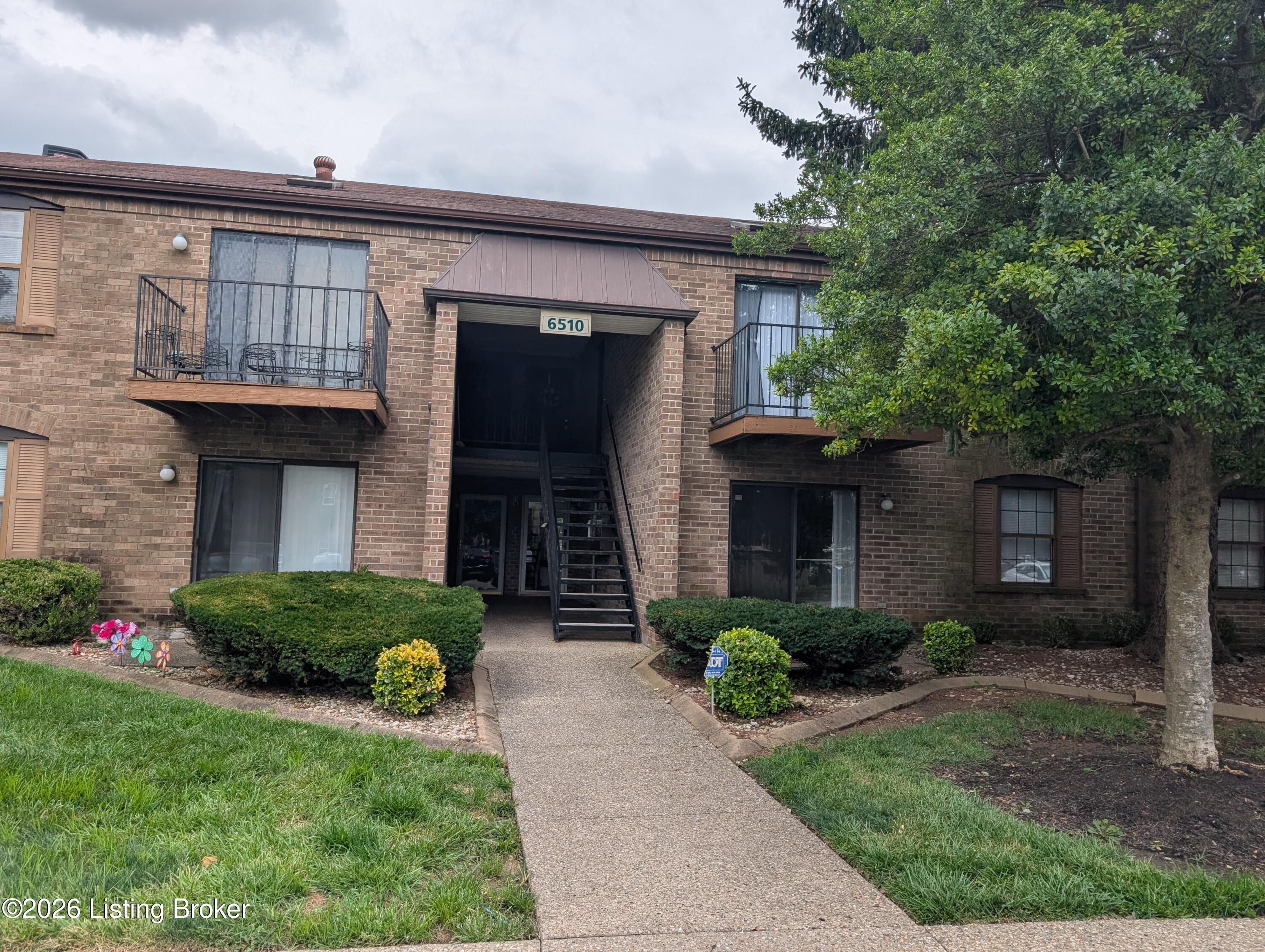 Photo 1 of 19 — 6510 Six Mile Ln APT 4, Louisville, KY 40218