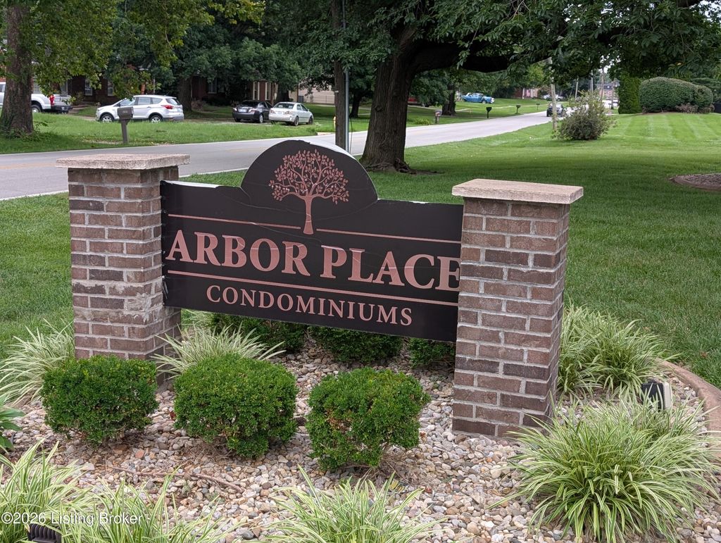 Photo of 6510 Six Mile Ln #APT 4, Louisville, KY 40218 (MLS # 1723063)