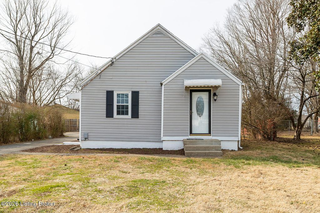 Photo of 10324 Deering Rd, Louisville, KY 40272 (MLS # 1709613)