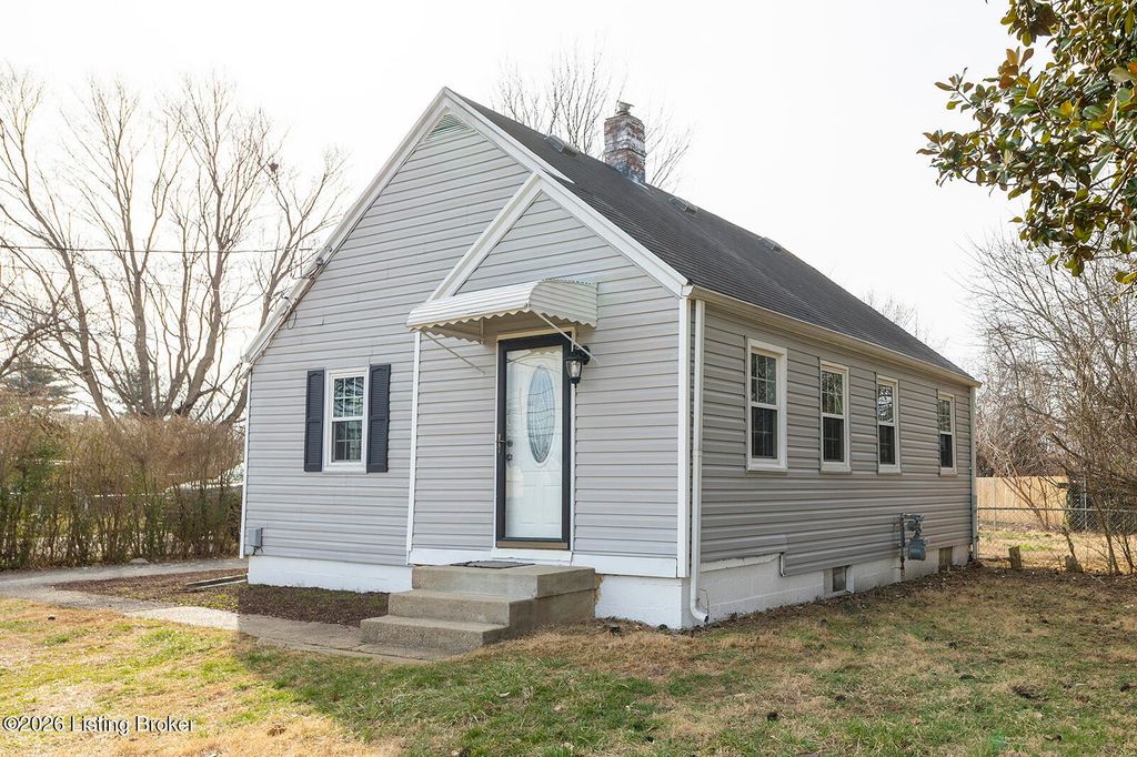 Photo of 10324 Deering Rd, Louisville, KY 40272 (MLS # 1709613)