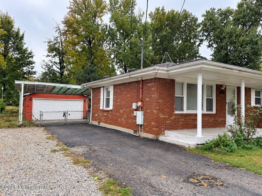 Photo of 1112 Clay Ave, Louisville, KY 40219 (MLS # 1730949)