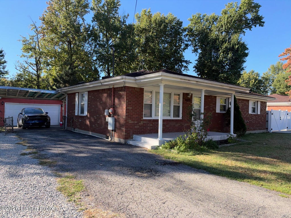Photo of 1112 Clay Ave, Louisville, KY 40219 (MLS # 1730949)