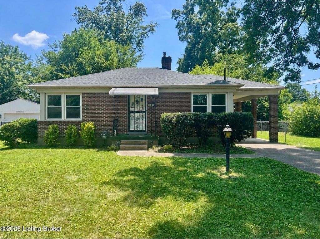 Photo of 1908 Farrington Dr, Louisville, KY 40216 (MLS # 1718798)