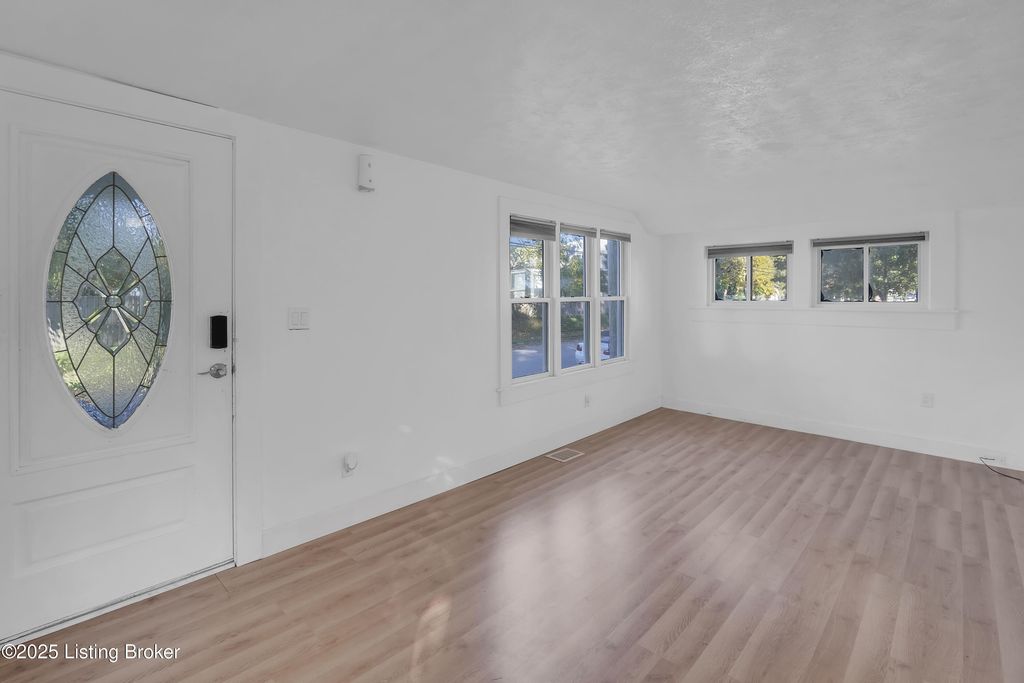 Photo of 120 E Ashland Ave, Louisville, KY 40214 (MLS # 1705296)