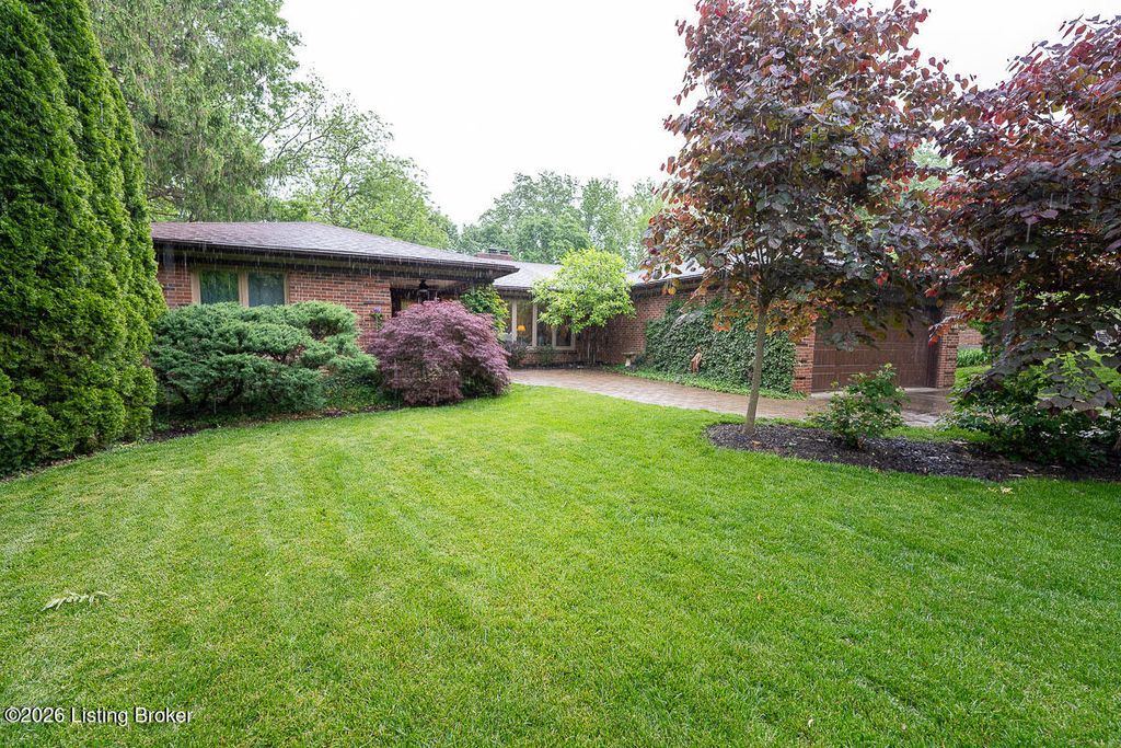 Photo of 2401 Tavener Dr, Louisville, KY 40242 (MLS # 1717272)