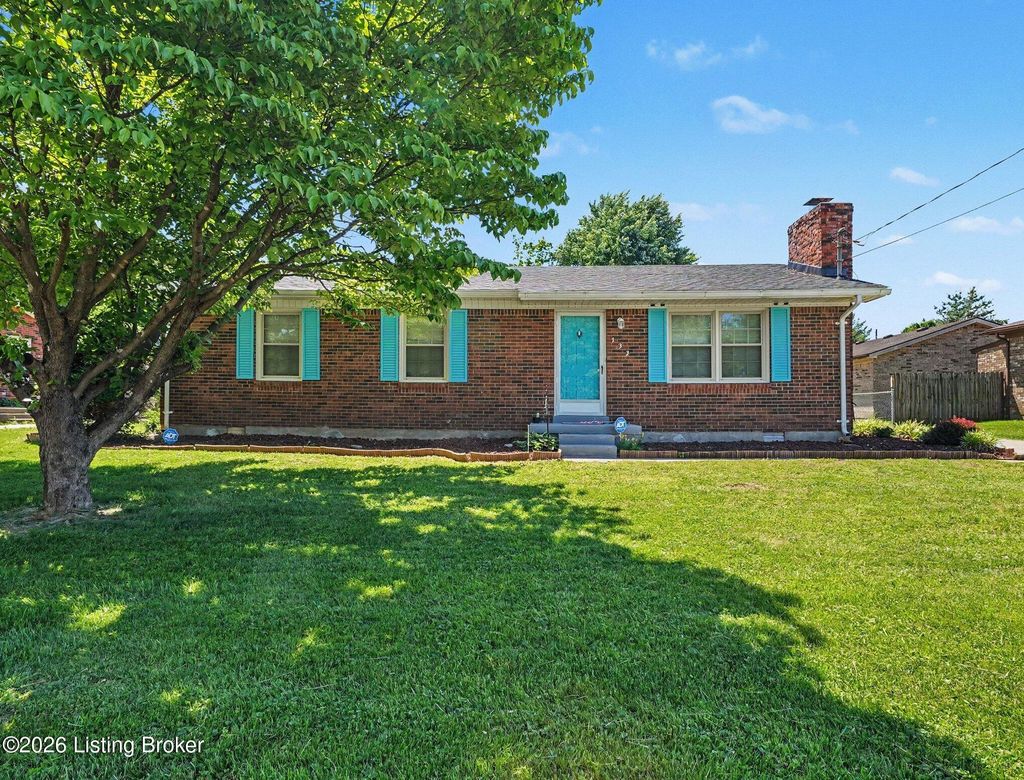 Photo of 133 Scenic Dr, Bardstown, KY 40004 (MLS # 1715179)