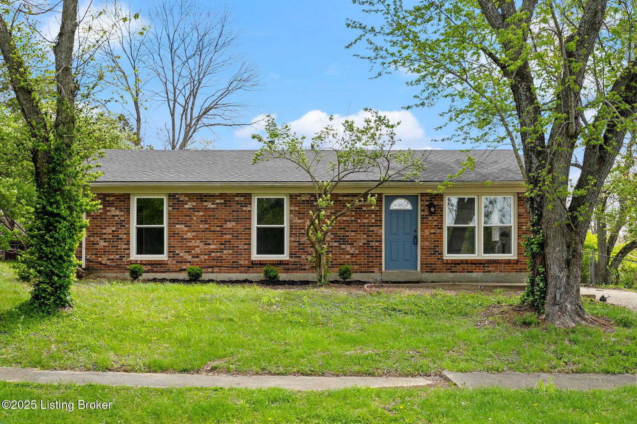 6919 Holly Lake Dr, Louisville, Pennsylvania image 1