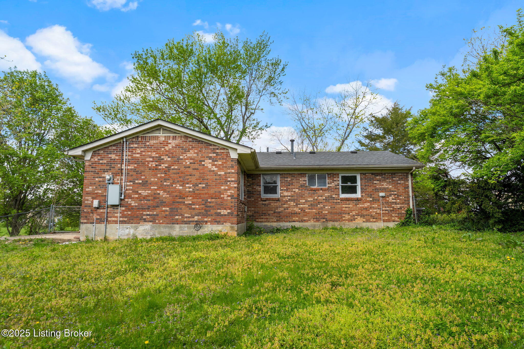 6919 Holly Lake Dr, Louisville, Pennsylvania image 3