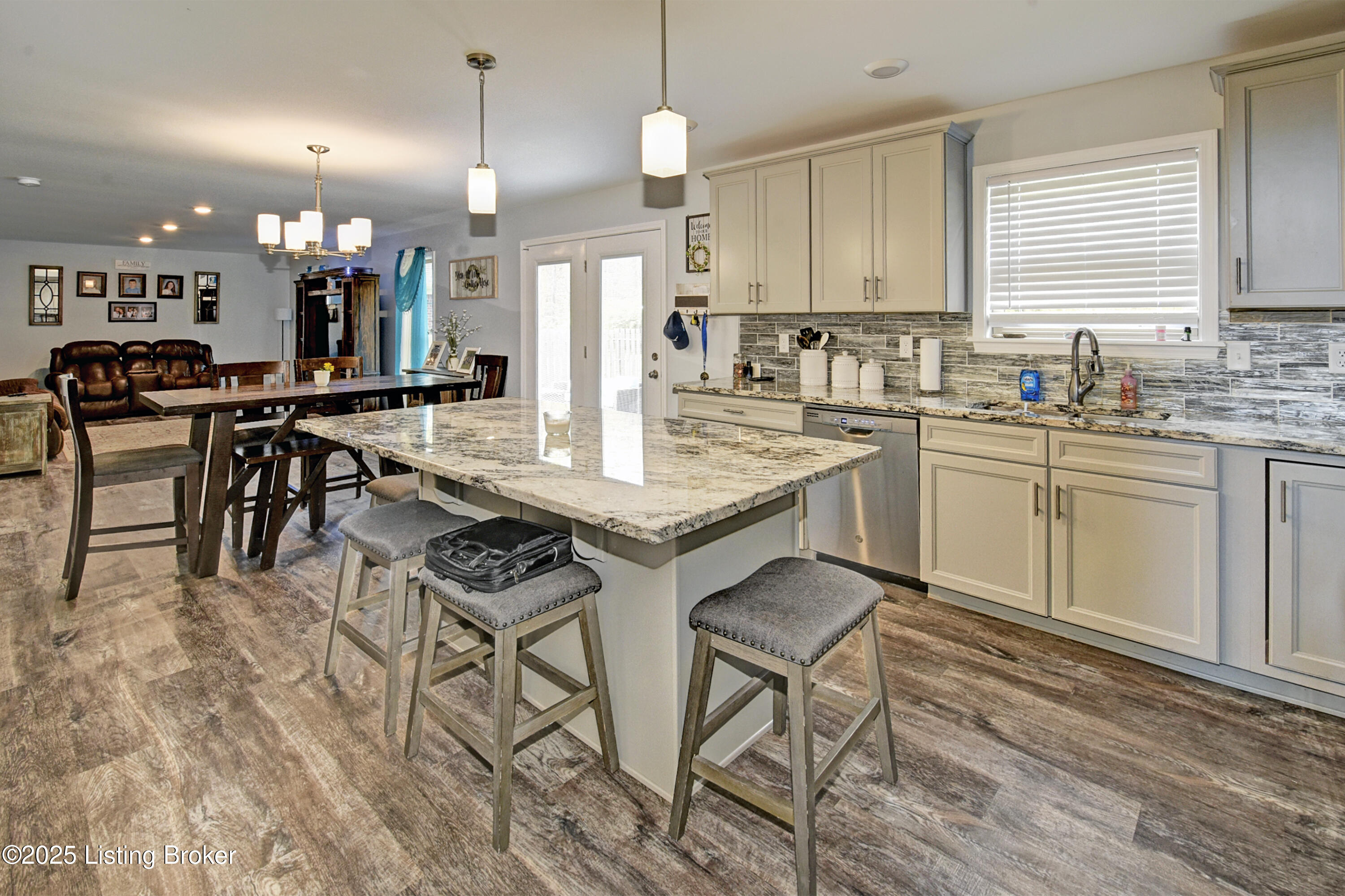12621 Orell Station Pl, Louisville, Pennsylvania image 9