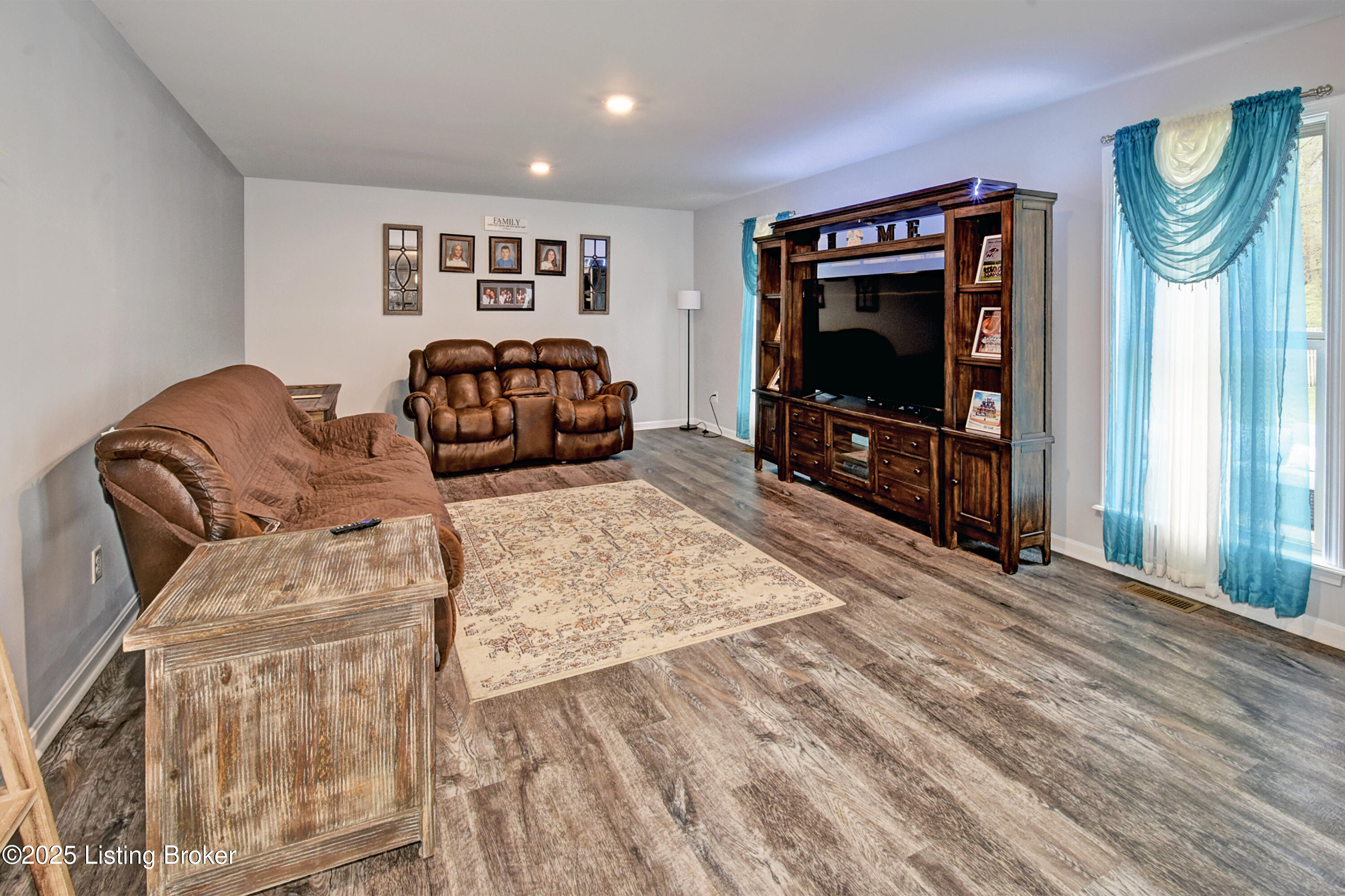 12621 Orell Station Pl, Louisville, Pennsylvania image 4