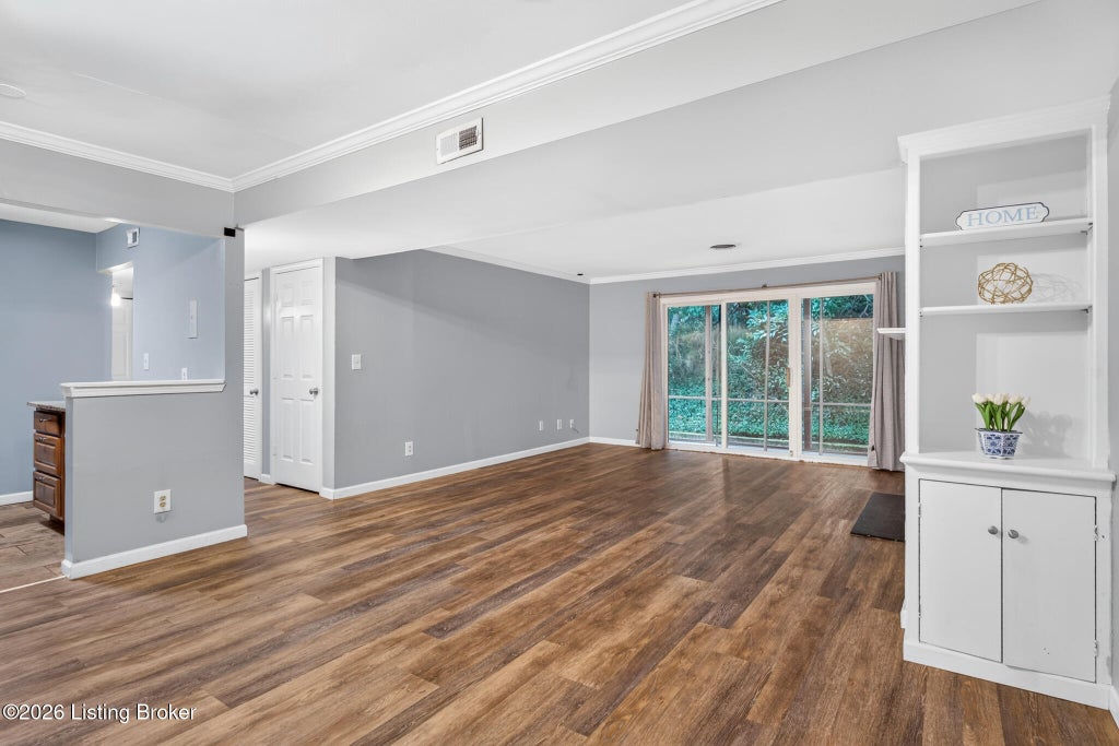 Photo of 410 Mockingbird Valley Rd #APT 11, Louisville, KY 40207 (MLS # 1727431)