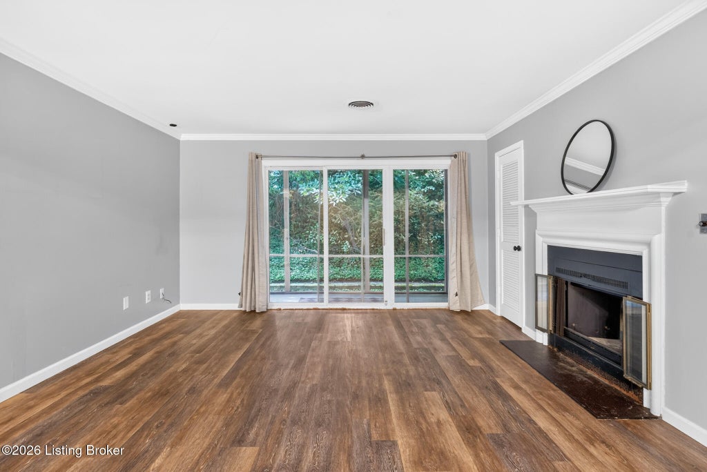 Photo of 410 Mockingbird Valley Rd #APT 11, Louisville, KY 40207 (MLS # 1727431)
