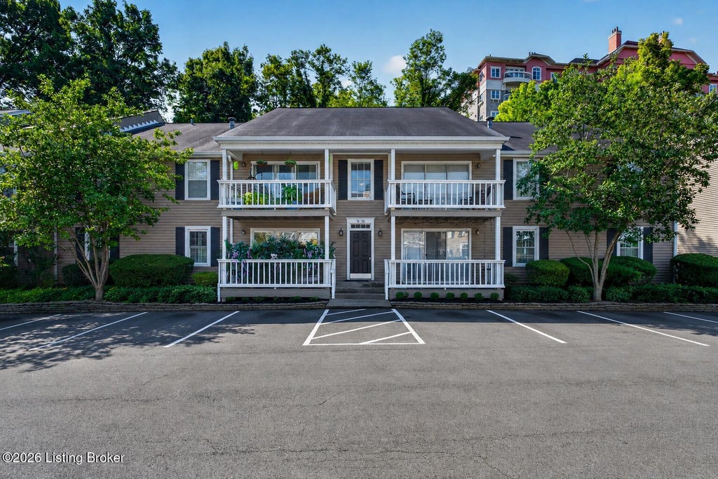 Photo of 410 Mockingbird Valley Rd #APT 11, Louisville, KY 40207 (MLS # 1727431)