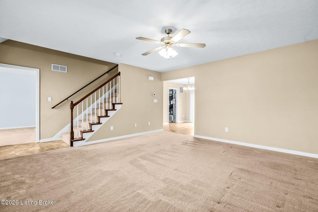 Photo of 327 Red Crest Dr, Shepherdsville, KY 40165 (MLS # 1711385)