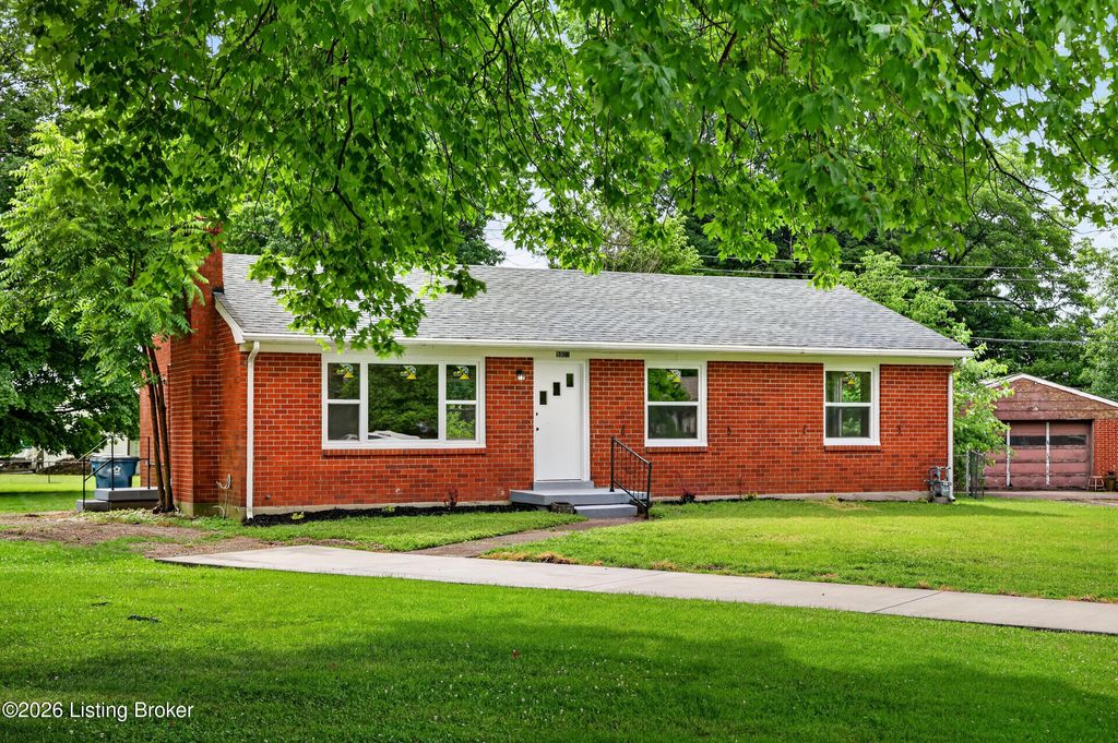 Photo of 9801 Fireside Dr, Louisville, KY 40272 (MLS # 1723347)