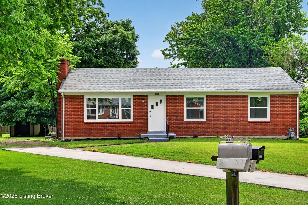 Photo of 9801 Fireside Dr, Louisville, KY 40272 (MLS # 1723347)