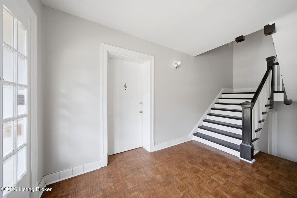 Photo of 1971 Bardstown Rd #APT 4, Louisville, KY 40205 (MLS # 1713106)