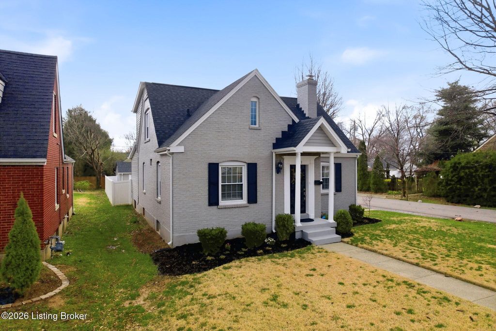 Photo of 201 Ridgeway Ave, Louisville, KY 40207 (MLS # 1711687)