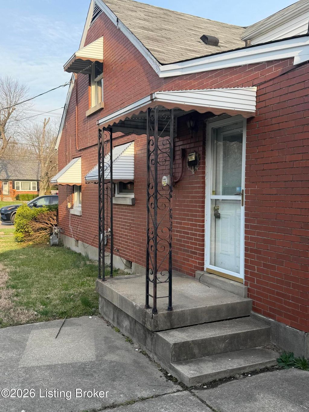 Photo of 6809 Manslick Rd, Louisville, KY 40214 (MLS # 1714121)