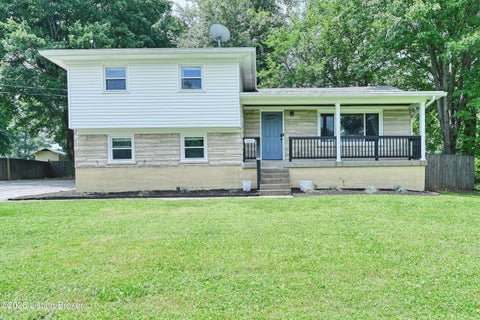 Photo of 10006 Fern Creek Rd, Louisville, KY 40291 (MLS # 1722306)