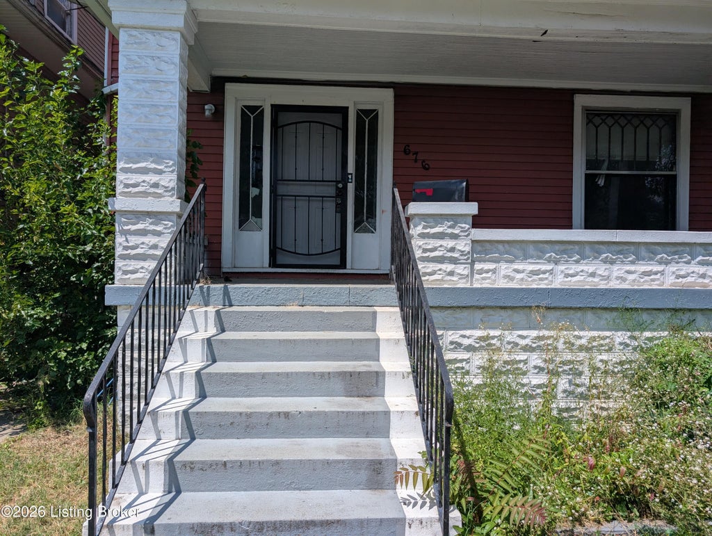 Photo of 676 Cecil Ave, Louisville, KY 40211 (MLS # 1725590)