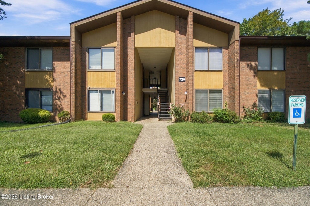 Photo of 7090 Wildwood Cir #37, Louisville, KY 40291 (MLS # 1729117)