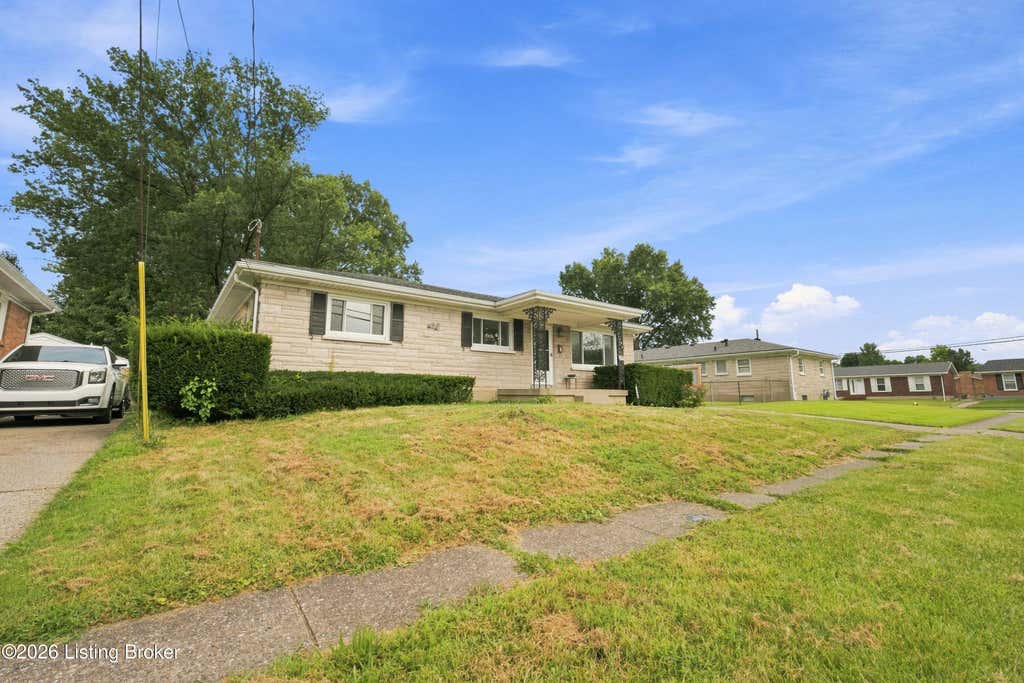 Photo of 3455 Heatherfield Dr, Louisville, KY 40216 (MLS # 1726027)