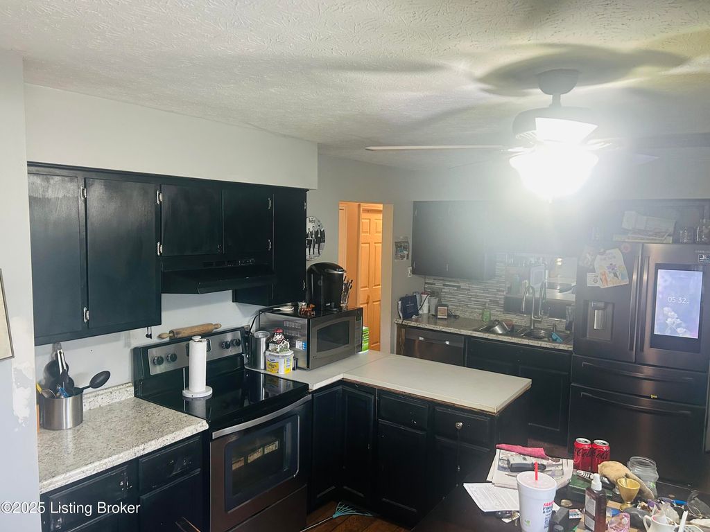 Photo of 410 Concord Dr, Mt Washington, KY 40047 (MLS # 1684814)