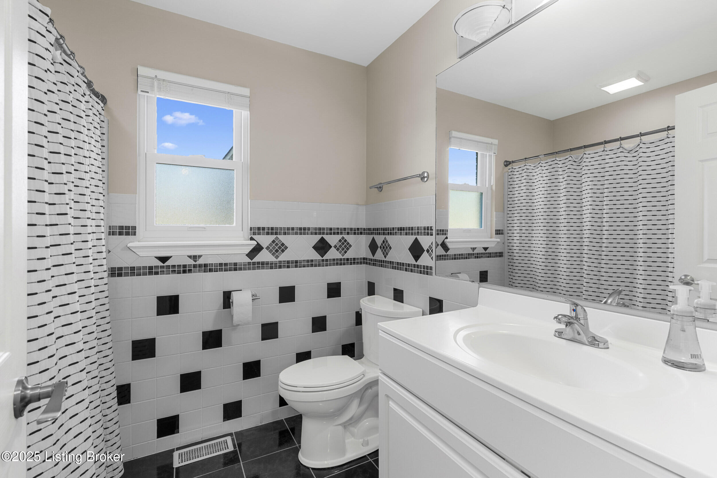 4702 Carolina Springs Ct, Louisville, Kentucky image 22