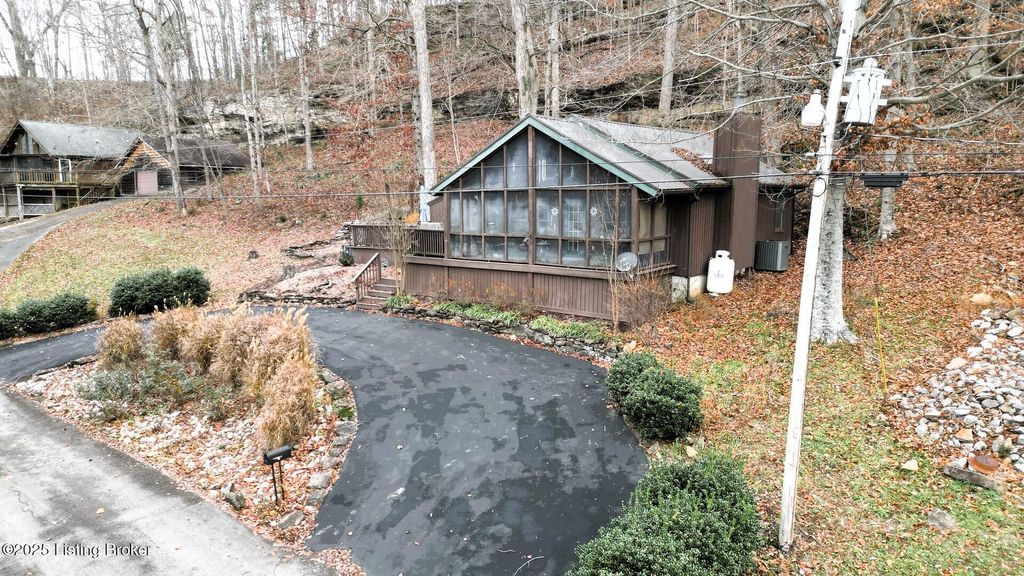 Photo of 572 Out Post Rd, Leitchfield, KY 42754 (MLS # 1704284)