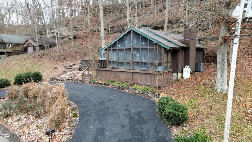 Photo of 572 Out Post Rd, Leitchfield, KY 42754 (MLS # 1704284)