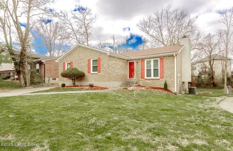 Photo of 4322 Lochridge Pkwy, Jeffersontown, KY 40299 (MLS # 1711837)